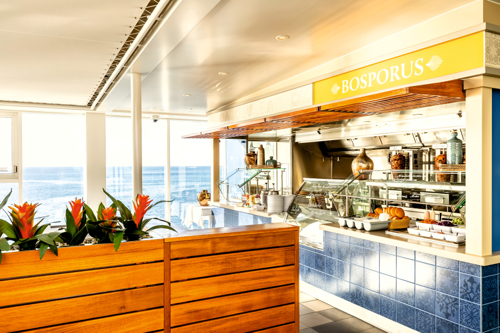 Bosporus - Snackbar - Mein Schiff 2